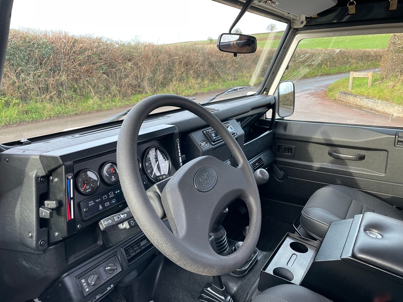 TATC Land Rover Defender 90 Cornish Cream Soft Top steering wheel